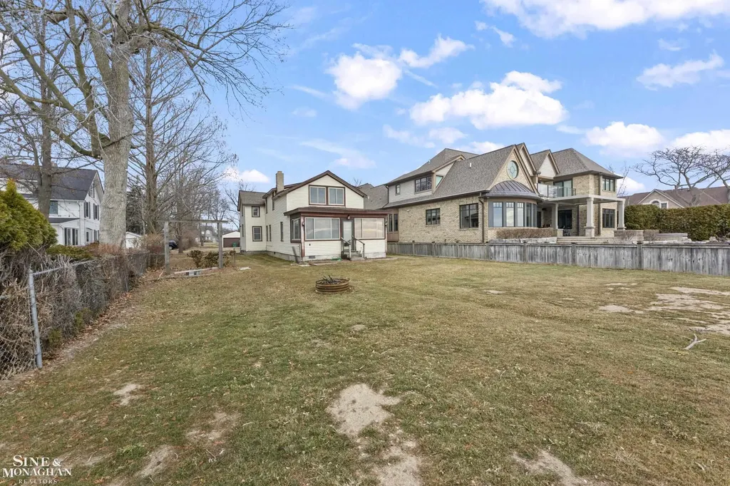 34590 Jefferson Avenue Harrison Charter Township MI 48045