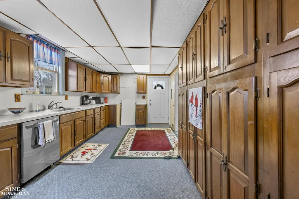 34590 Jefferson Avenue Harrison Charter Township MI 48045