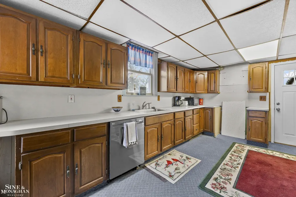 34590 Jefferson Avenue Harrison Charter Township MI 48045