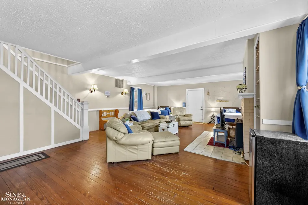 34590 Jefferson Avenue Harrison Charter Township MI 48045