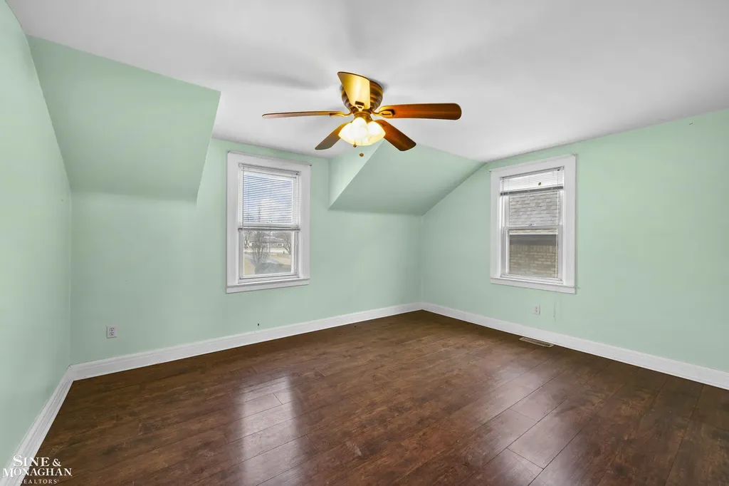 34590 Jefferson Avenue Harrison Charter Township MI 48045