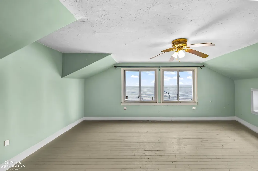 34590 Jefferson Avenue Harrison Charter Township MI 48045