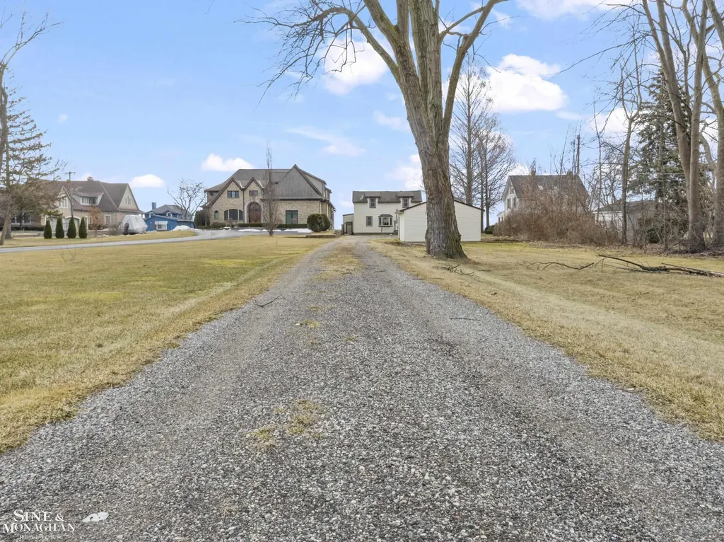 34590 Jefferson Avenue Harrison Charter Township MI 48045