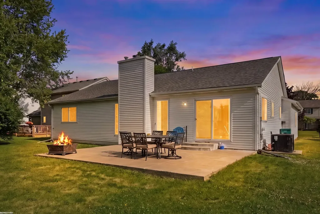 2679 Lacota Road Waterford Charter Township MI 48328