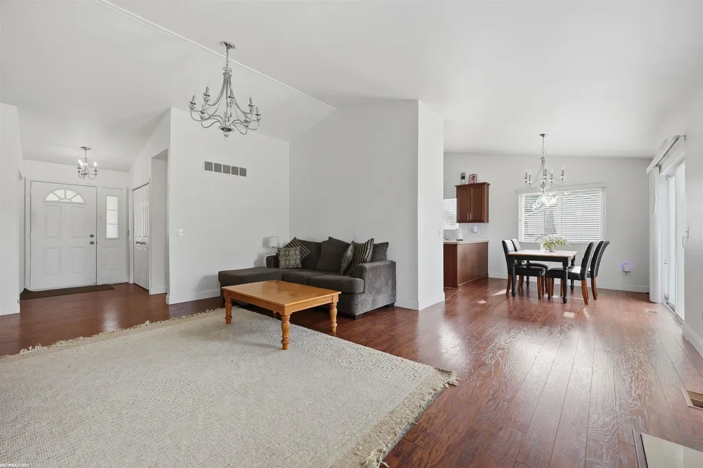 2679 Lacota Road Waterford Charter Township MI 48328