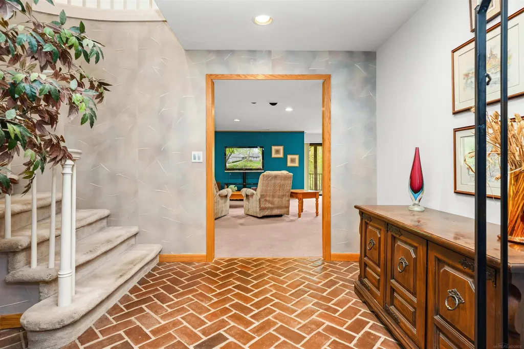 4921 Fairway Ridge Circle West Bloomfield Charter Township MI 48323