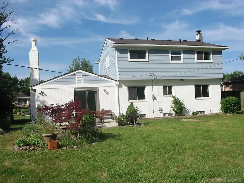 23909 Talbot Street St. Clair Shores City MI 48082