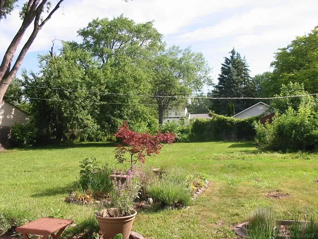 23909 Talbot Street St. Clair Shores City MI 48082
