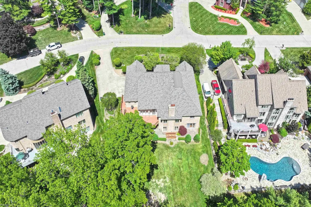 5500 Crystal Creek Lane Washington Township MI 48094
