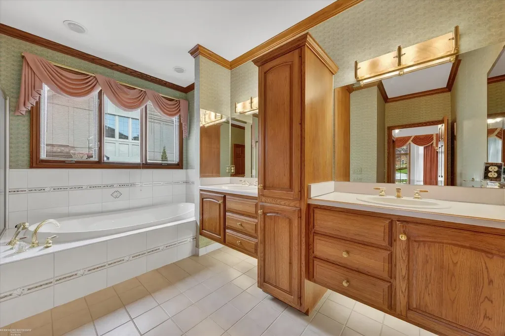 5500 Crystal Creek Lane Washington Township MI 48094