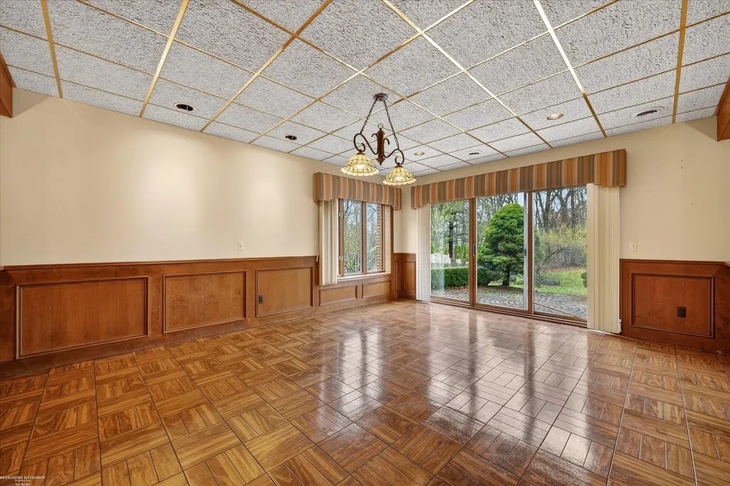 5500 Crystal Creek Lane Washington Township MI 48094