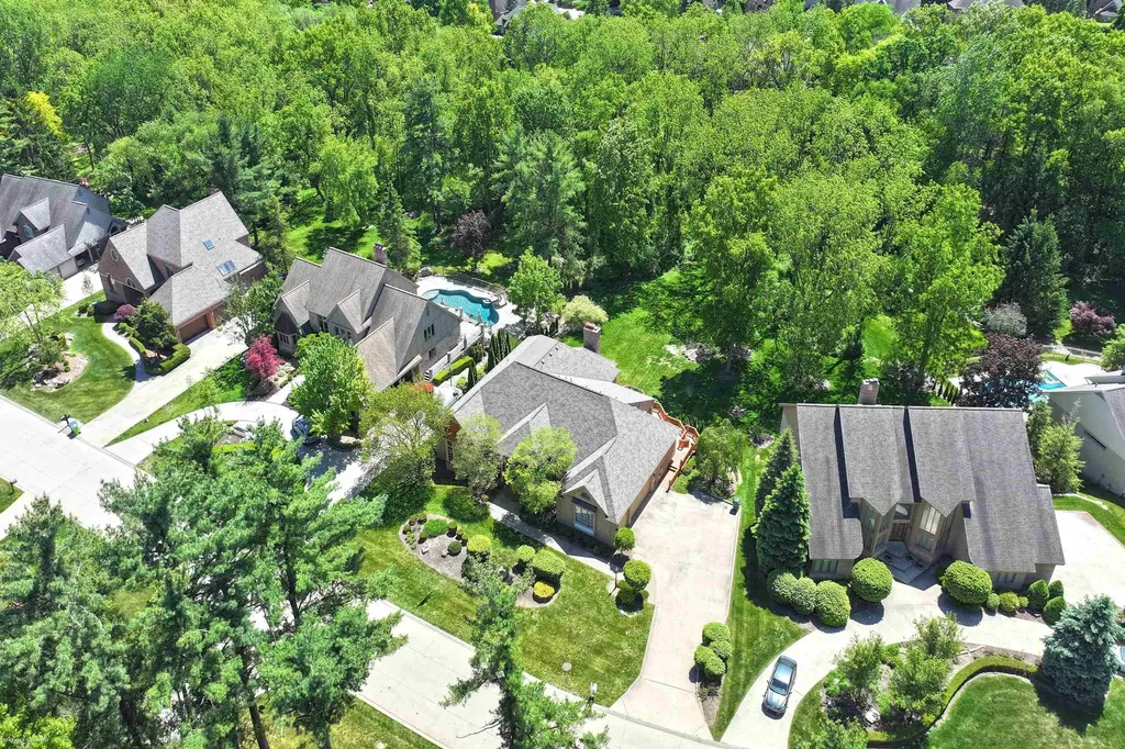 5500 Crystal Creek Lane Washington Township MI 48094