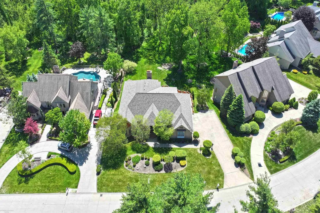 5500 Crystal Creek Lane Washington Township MI 48094