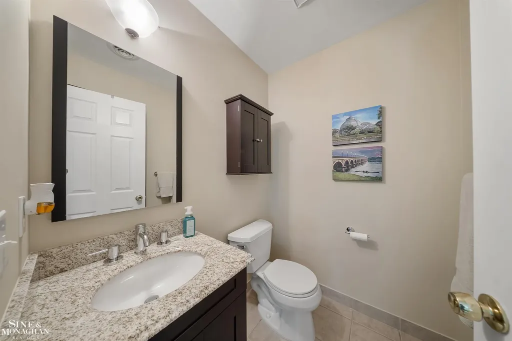 34036 Jefferson Avenue St. Clair Shores City MI 48082