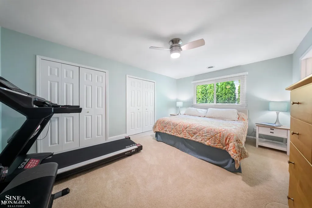 34036 Jefferson Avenue St. Clair Shores City MI 48082