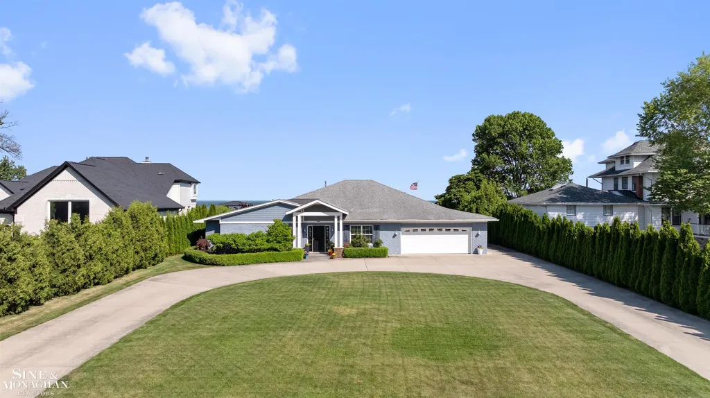 34036 Jefferson Avenue St. Clair Shores City MI 48082