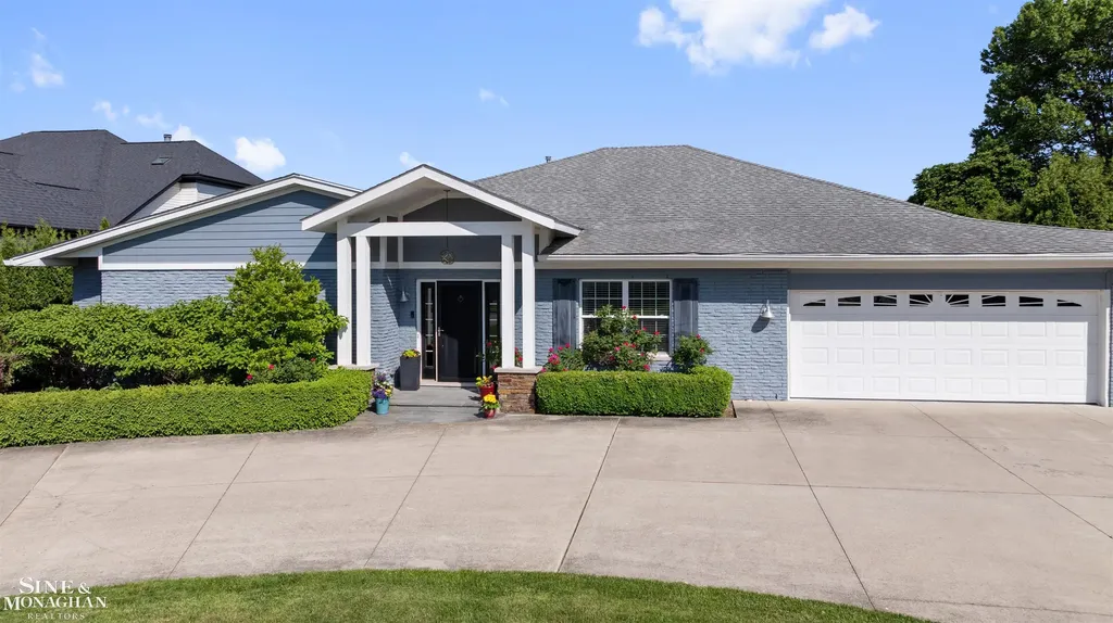 34036 Jefferson Avenue St. Clair Shores City MI 48082