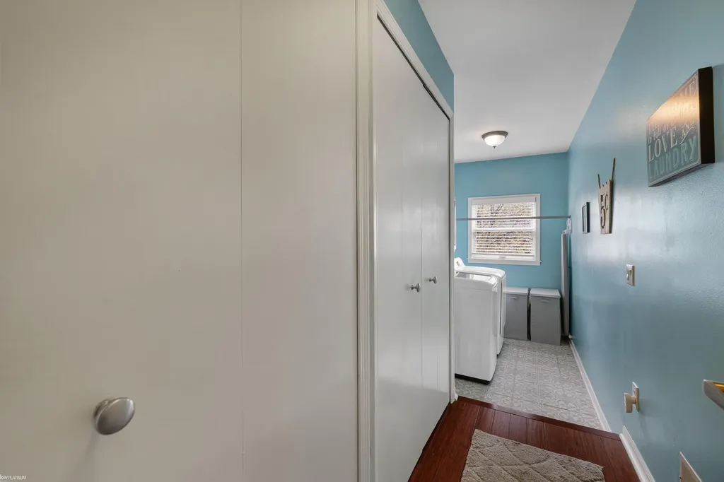 460 Abbey Wood Drive Rochester City MI 48306