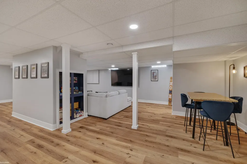 460 Abbey Wood Drive Rochester City MI 48306