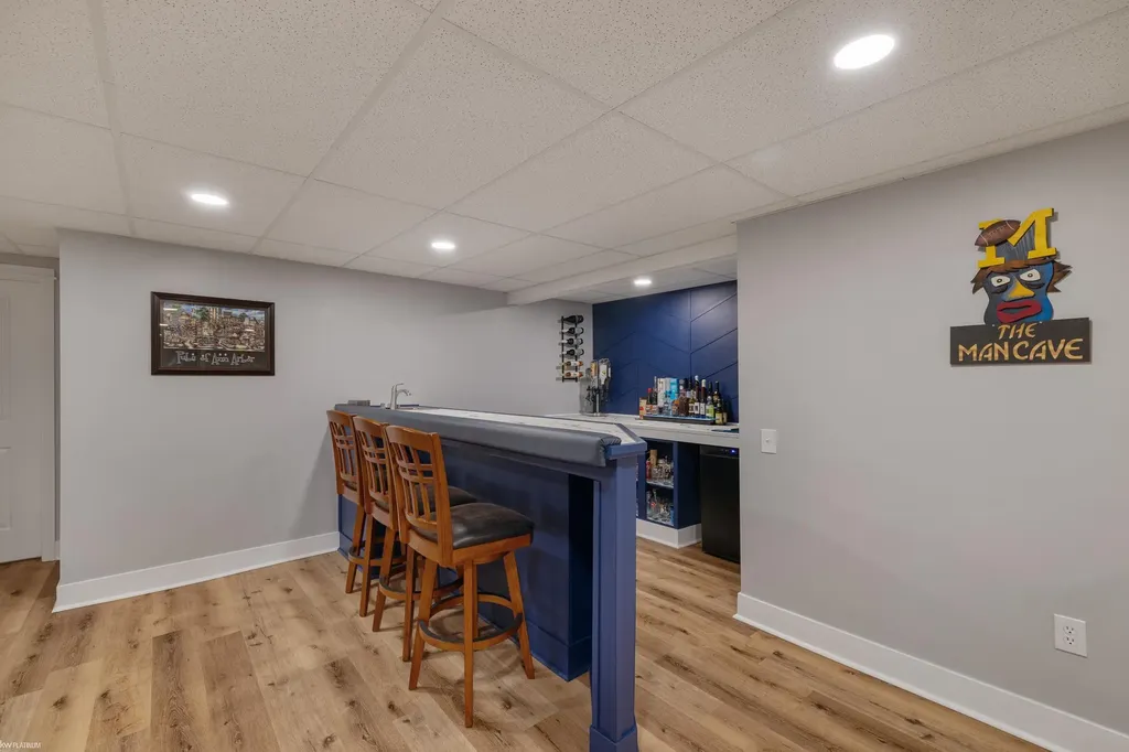 460 Abbey Wood Drive Rochester City MI 48306