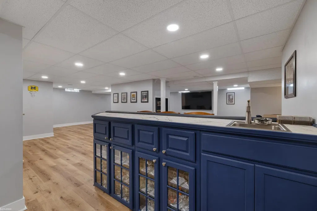 460 Abbey Wood Drive Rochester City MI 48306