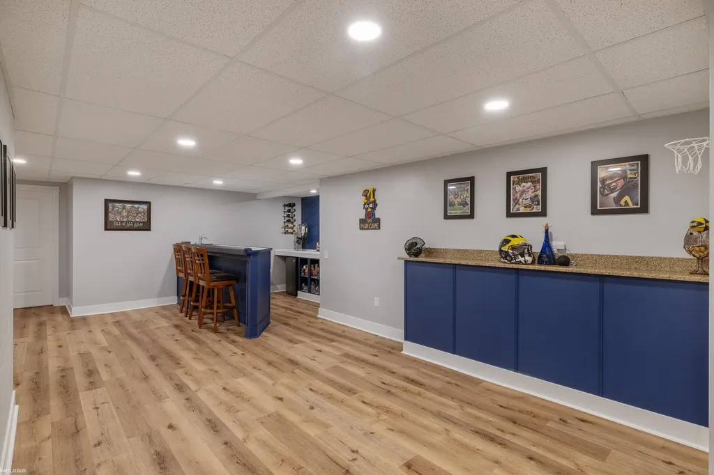 460 Abbey Wood Drive Rochester City MI 48306