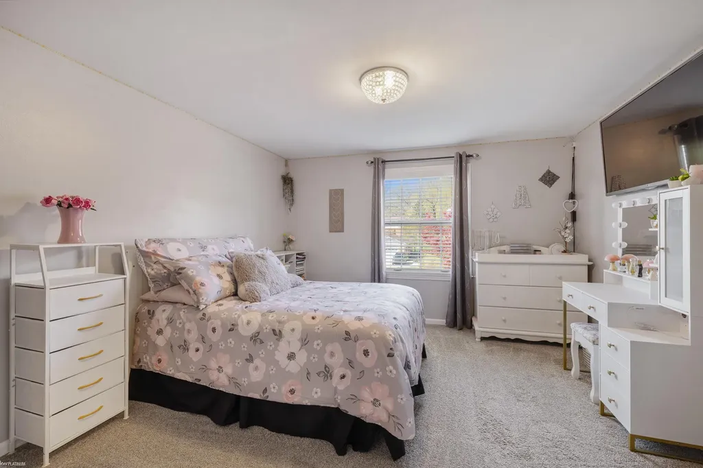 460 Abbey Wood Drive Rochester City MI 48306