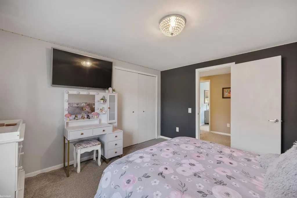 460 Abbey Wood Drive Rochester City MI 48306