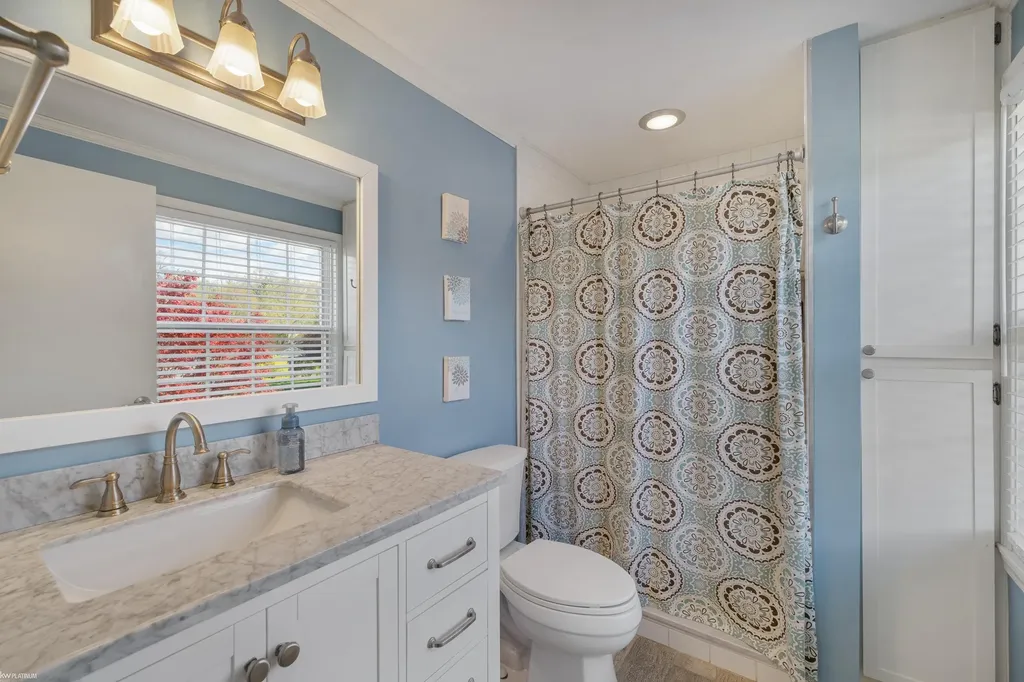 460 Abbey Wood Drive Rochester City MI 48306