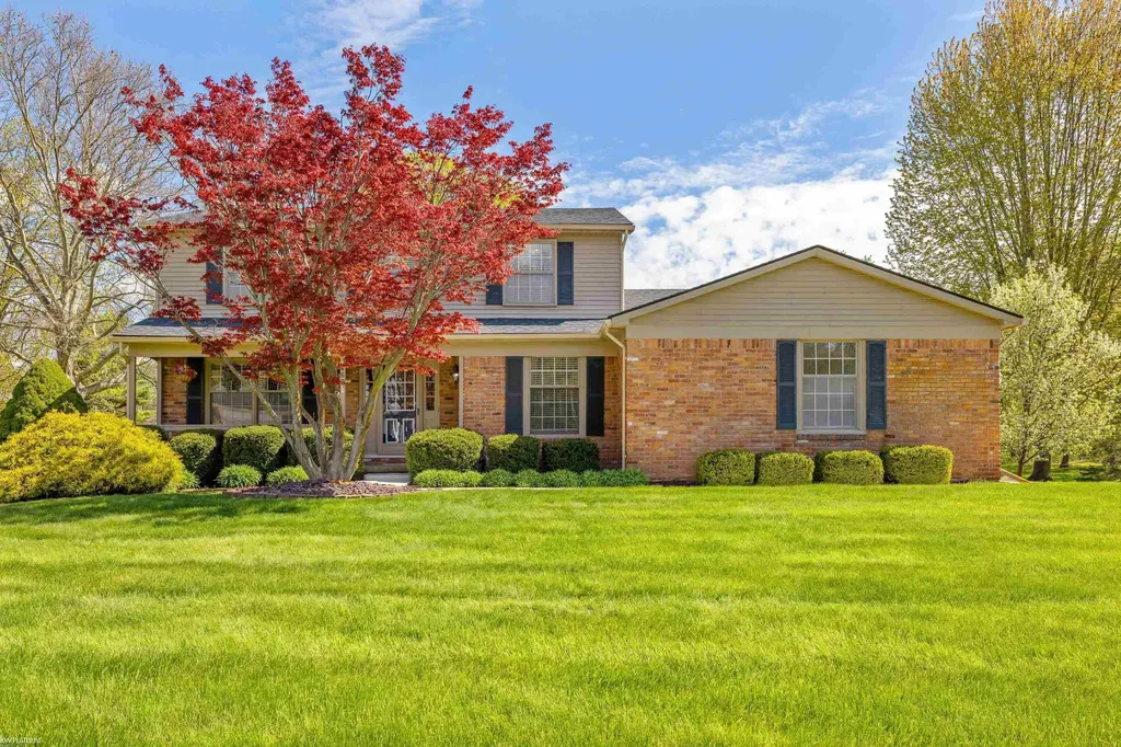 460 Abbey Wood Drive Rochester City MI 48306