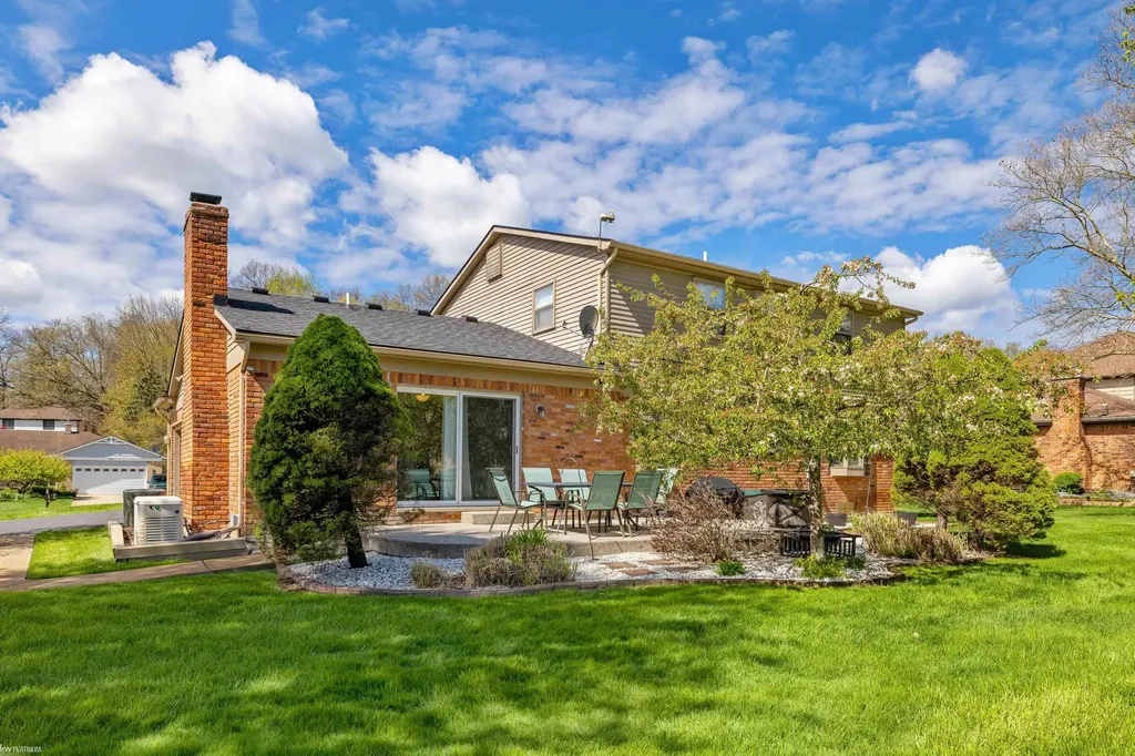 460 Abbey Wood Drive Rochester City MI 48306