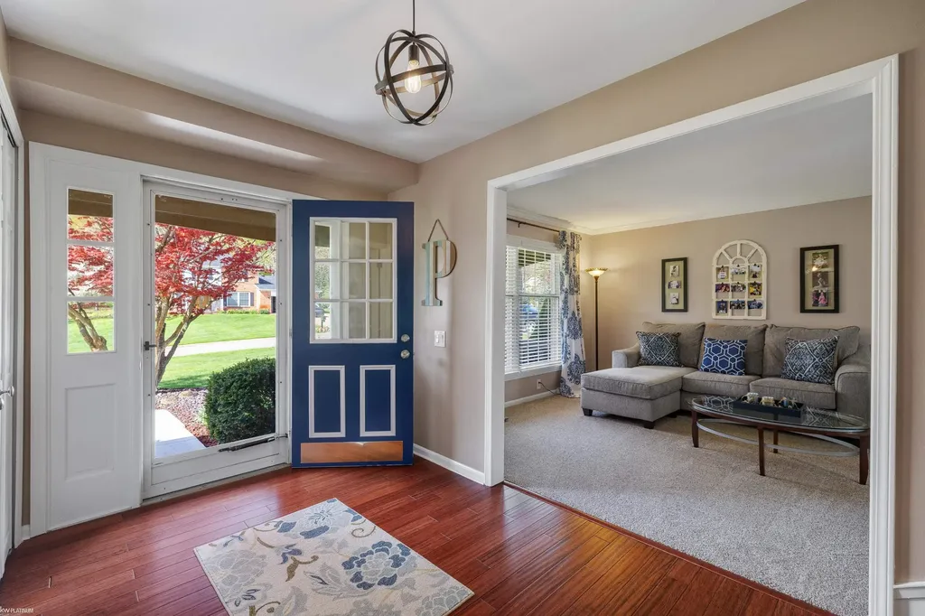 460 Abbey Wood Drive Rochester City MI 48306