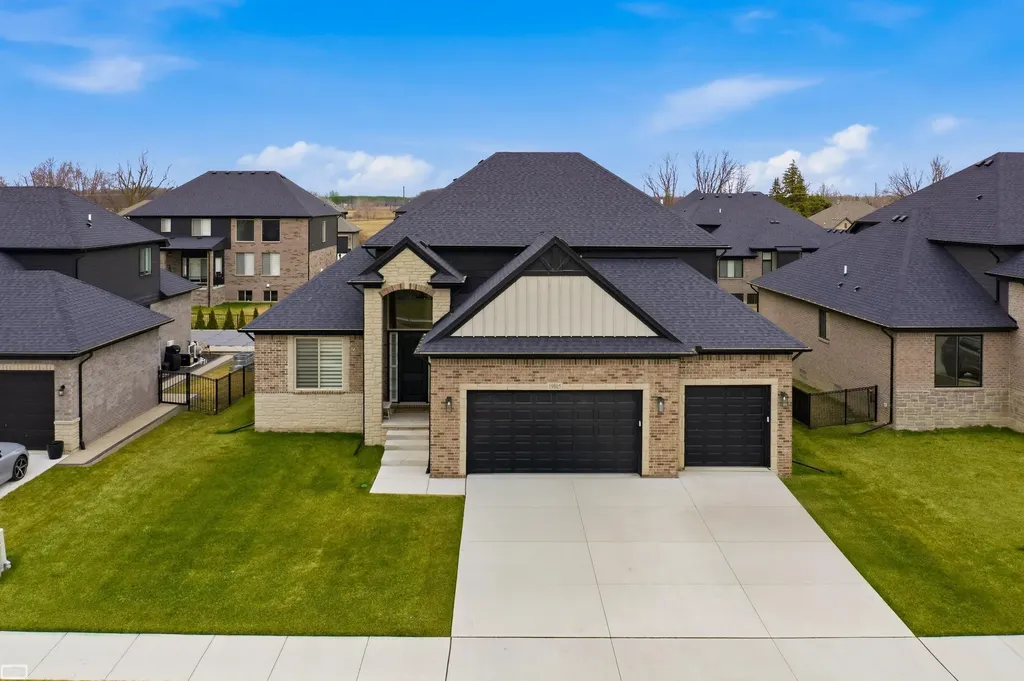 19805 Joy Drive Macomb Township MI 48042