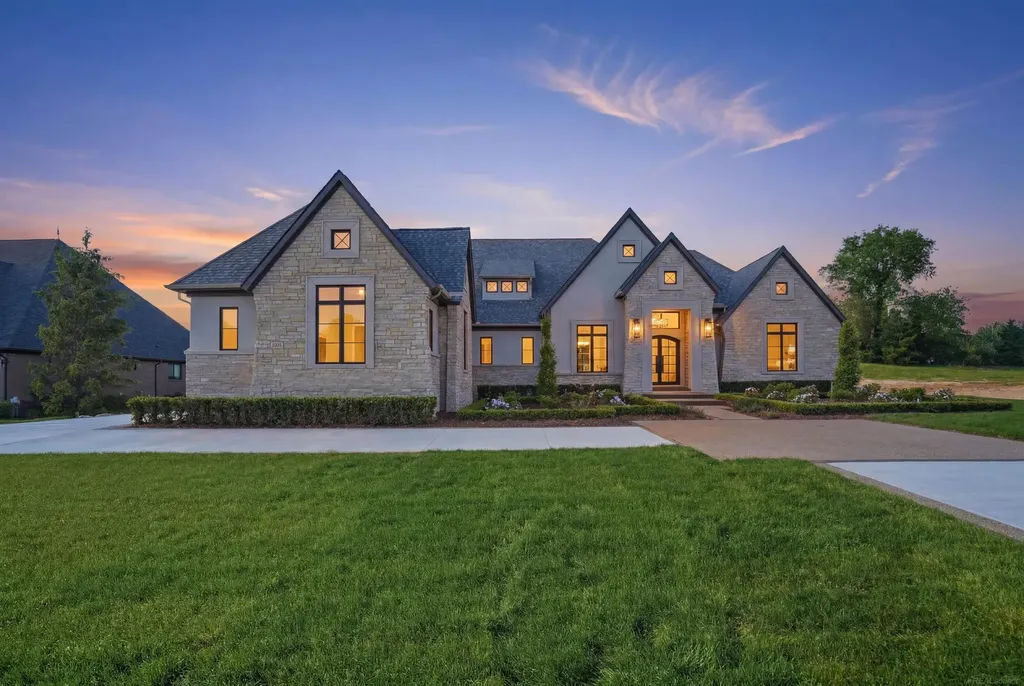5803 Cotswold Drive Washington Township MI 48094