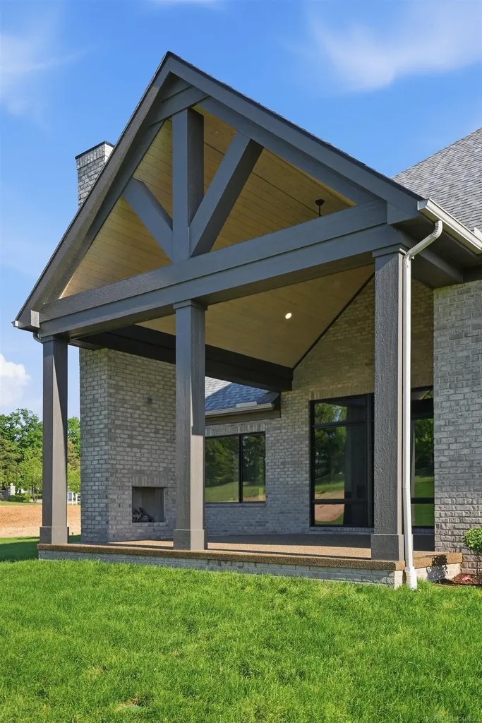 5803 Cotswold Drive Washington Township MI 48094