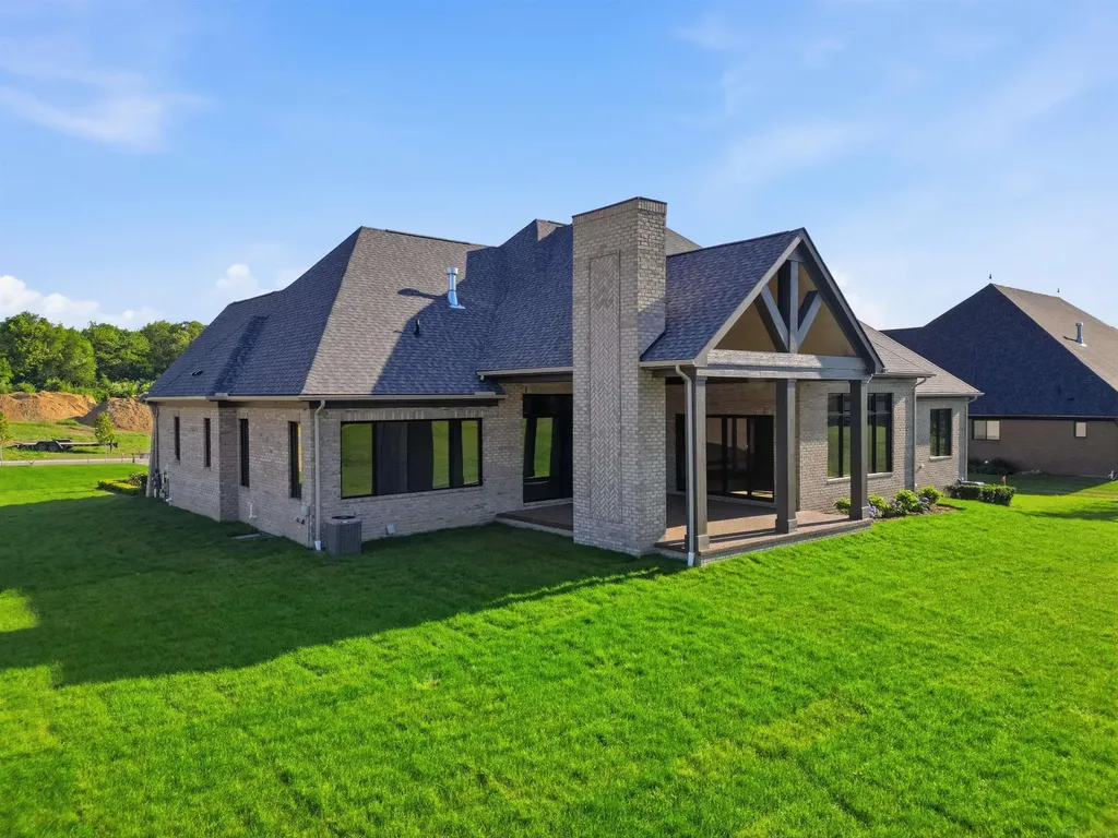 5803 Cotswold Drive Washington Township MI 48094
