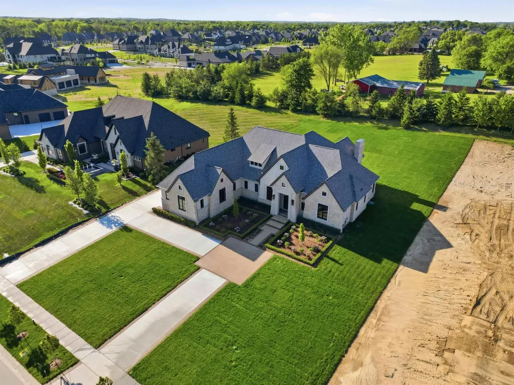 5803 Cotswold Drive Washington Township MI 48094