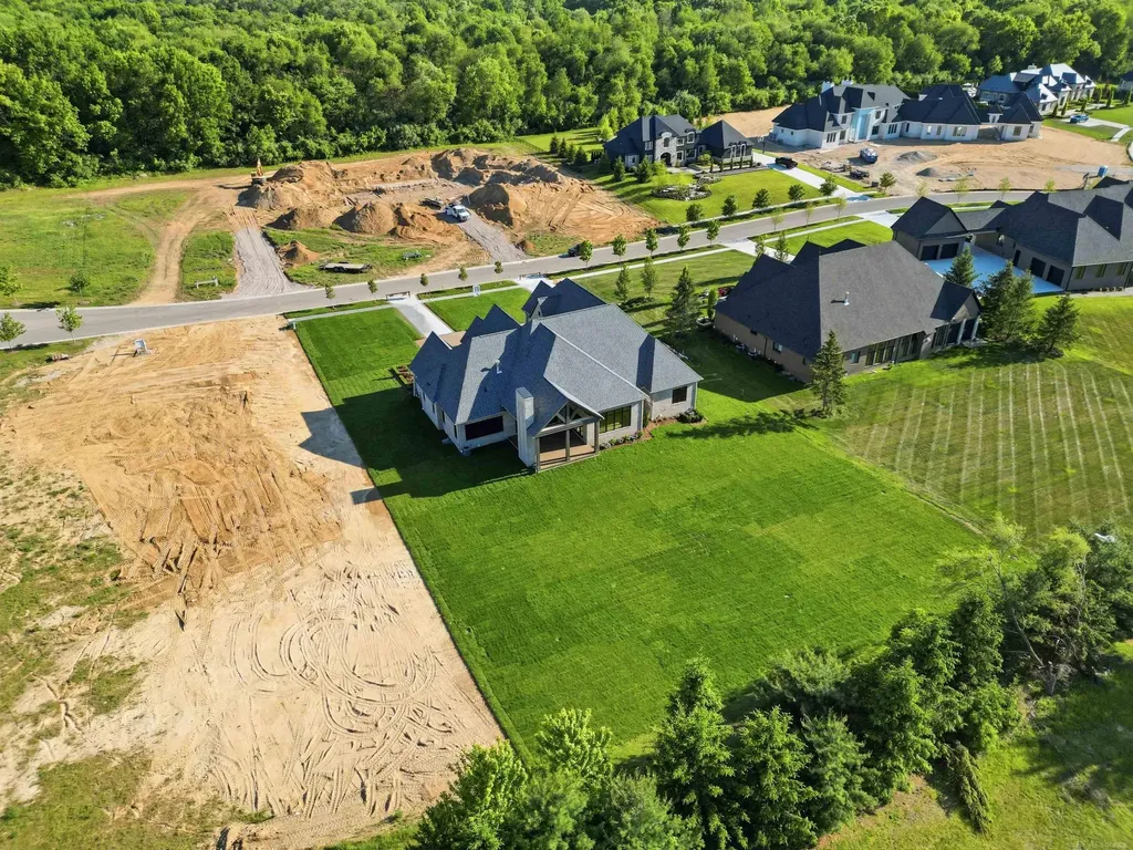 5803 Cotswold Drive Washington Township MI 48094