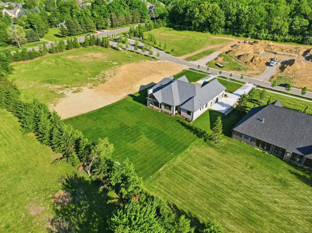 5803 Cotswold Drive Washington Township MI 48094