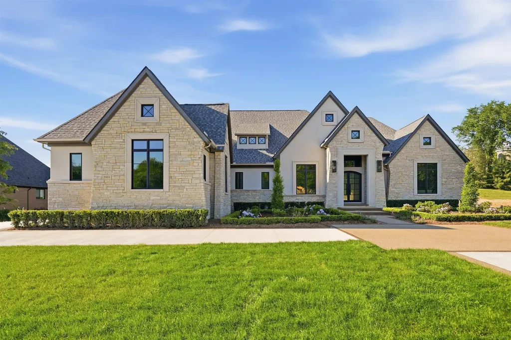 5803 Cotswold Drive Washington Township MI 48094