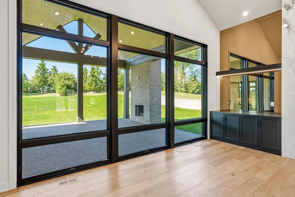 5803 Cotswold Drive Washington Township MI 48094