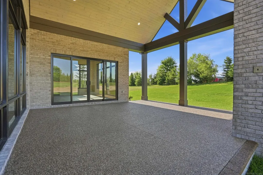 5803 Cotswold Drive Washington Township MI 48094