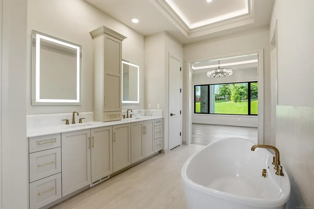 5803 Cotswold Drive Washington Township MI 48094