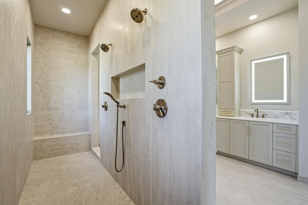 5803 Cotswold Drive Washington Township MI 48094