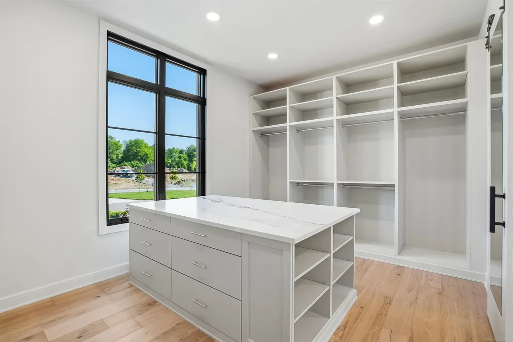 5803 Cotswold Drive Washington Township MI 48094
