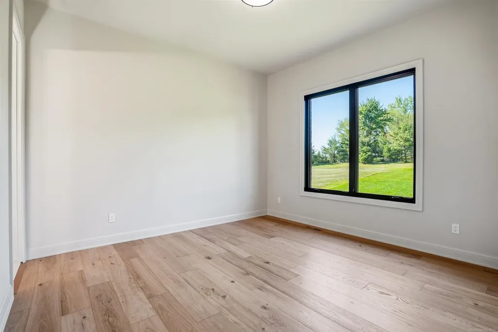 5803 Cotswold Drive Washington Township MI 48094