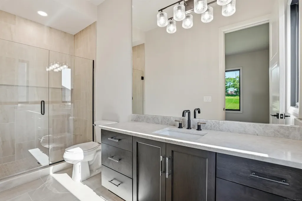 5803 Cotswold Drive Washington Township MI 48094