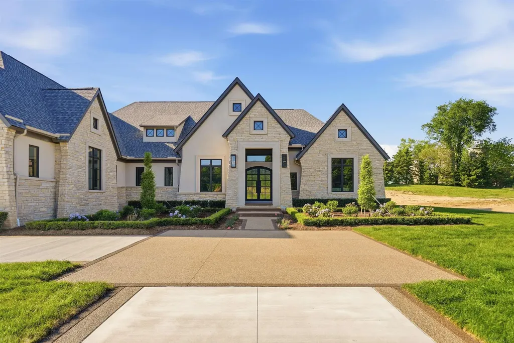 5803 Cotswold Drive Washington Township MI 48094