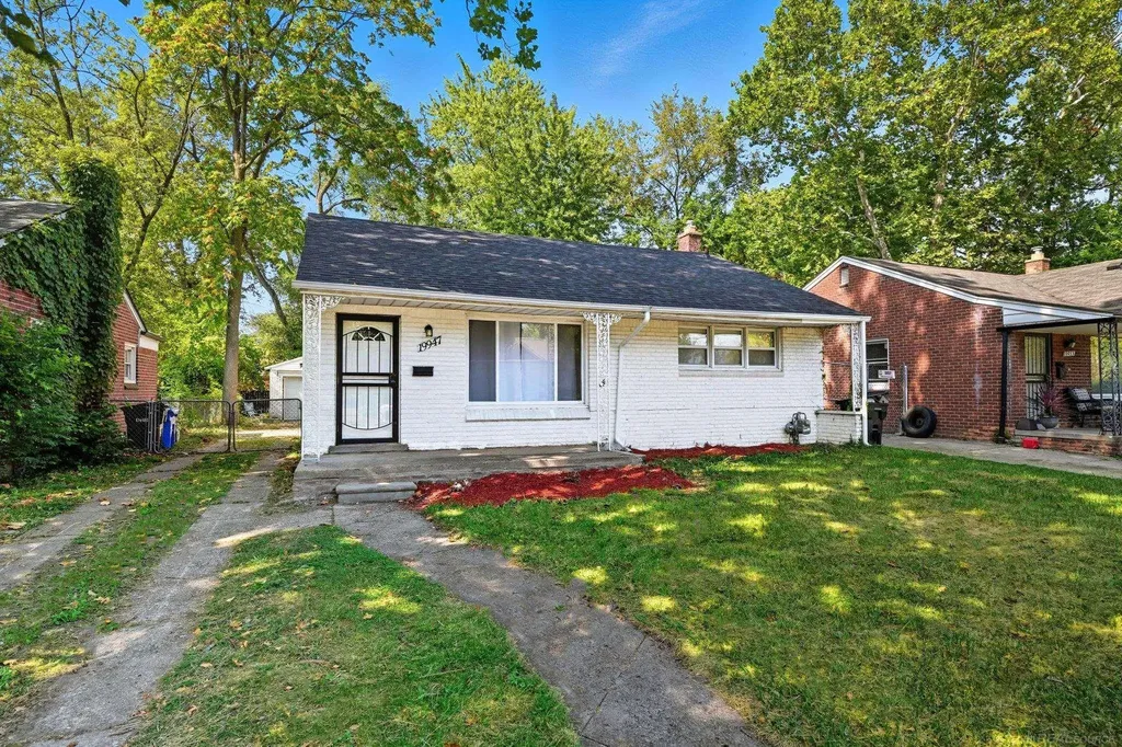 19947 Heyden Street Detroit City MI 48219