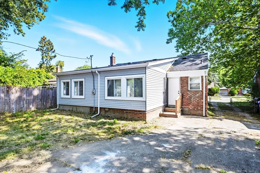 19947 Heyden Street Detroit City MI 48219